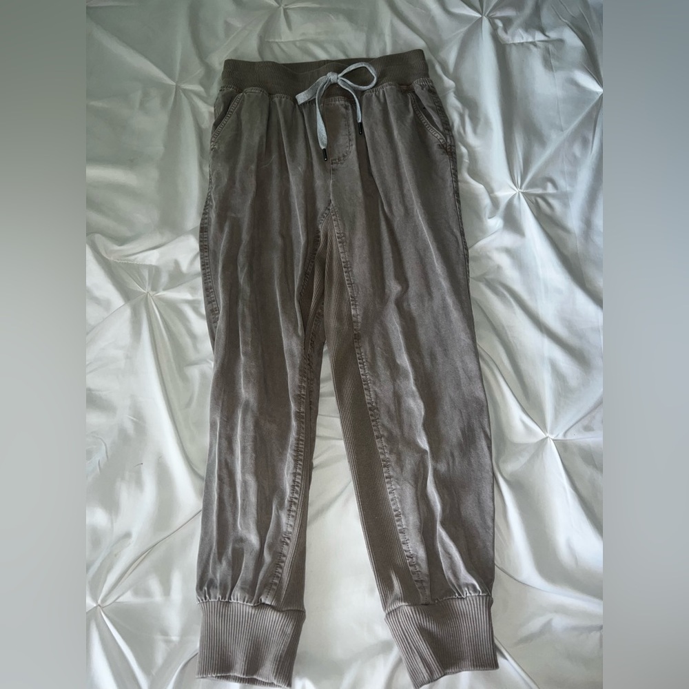 Woman’s Pants